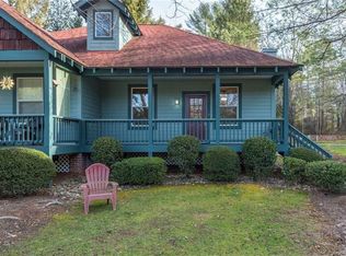 73 Lily Pad Ln, Flat Rock, NC 28731