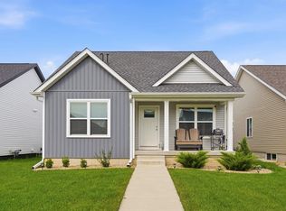 123 Coral Dr, Waterloo, IA 50701