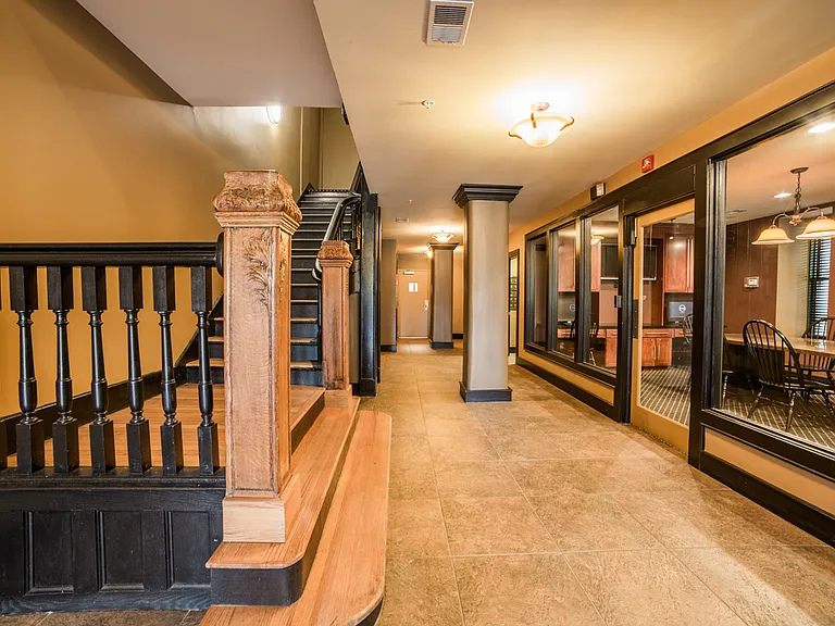Blacherne At Vermont Place — Photo 19
