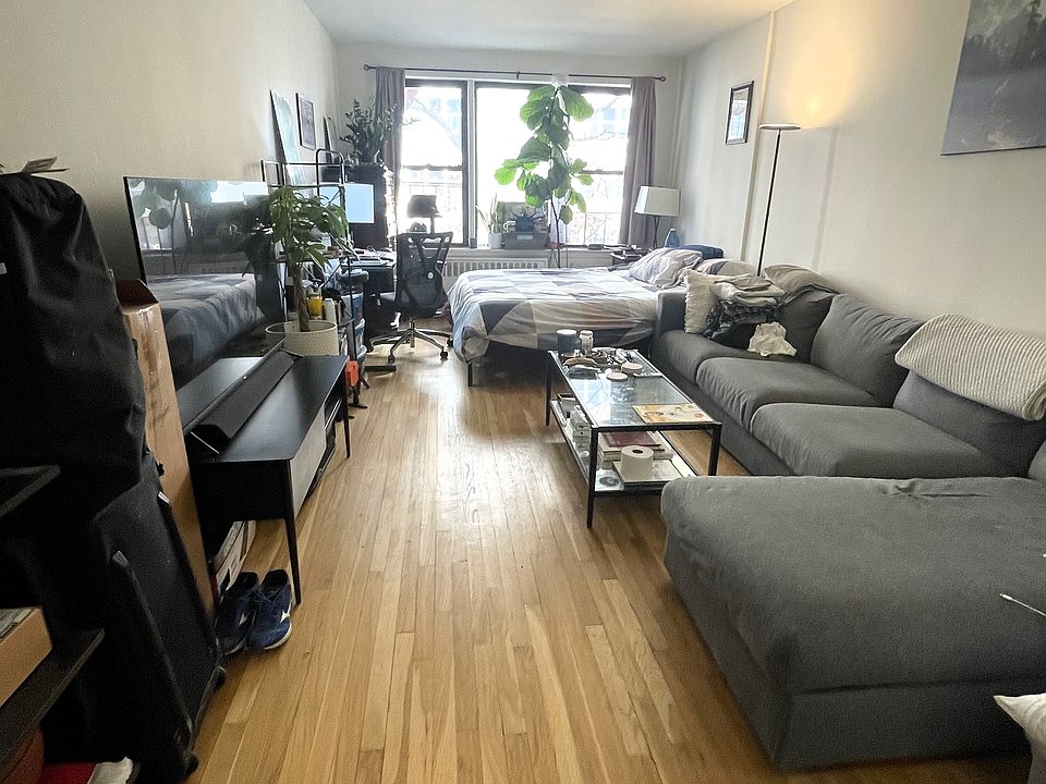 2nd image of 147 E 82nd St APT 3G
