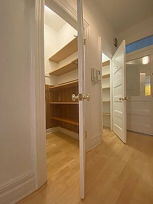 2nd image of 701 Franklin Ave APT 1
