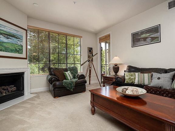 4th image of 633 Elm St APT 201