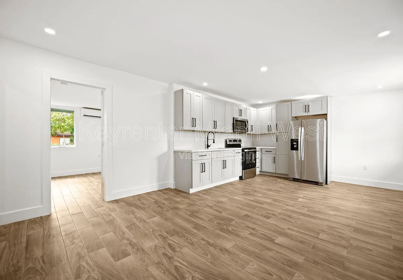 3 bed, 2.0 bath, 1374 sqft, $2,400 — Photo 1