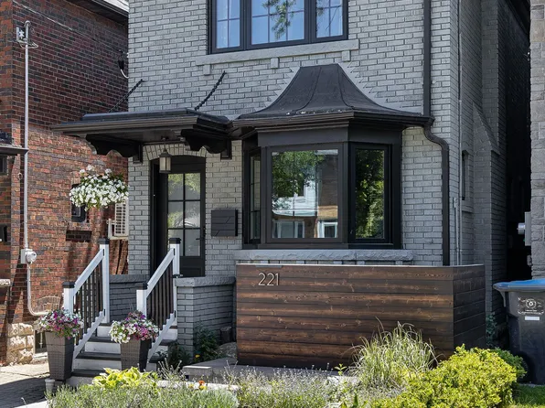 221 Bedford Park Ave, Toronto, ON M5M 1J4