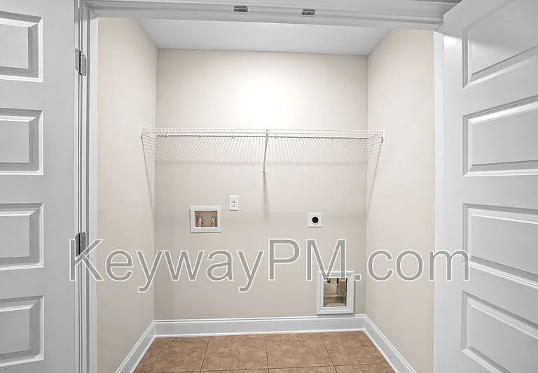 3055 Venetian Dr — Photo 10