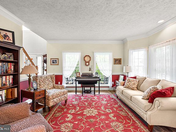 5th image of 7601 W Glenshire Ct