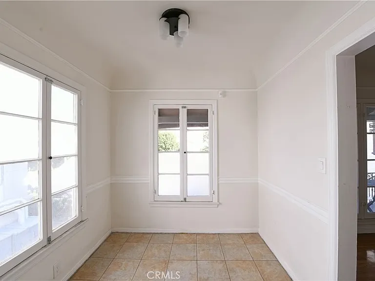 915 S Le Doux Rd — Photo 5