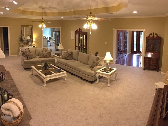 4th image of 15036 Laurelwood Dr
