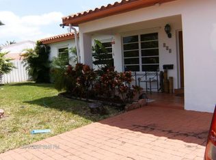 880 NE 180th St, North Miami Beach, FL 33162