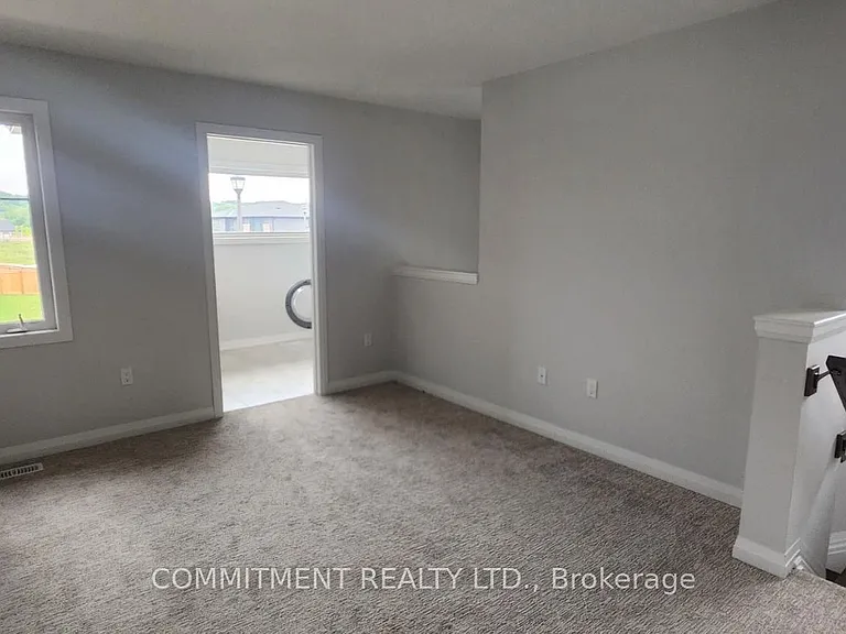 47 Samuel Ave — Photo 8