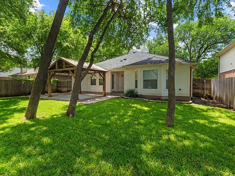 309 Creek Ridge Ln — Photo 29