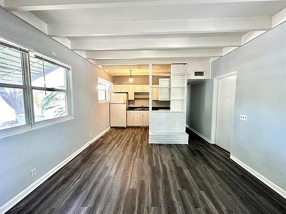 3rd image of 527 48th St APT 1