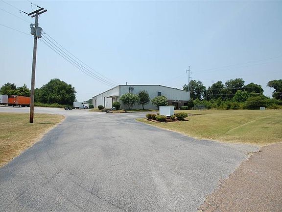 3rd image of 212 Edwards Dr