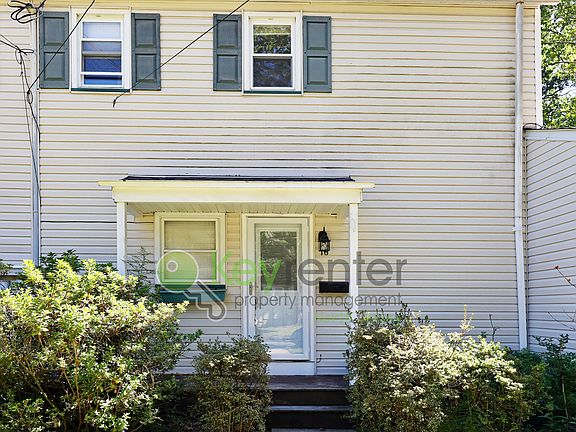 2nd image of 14 De Graw Ave #85F0699