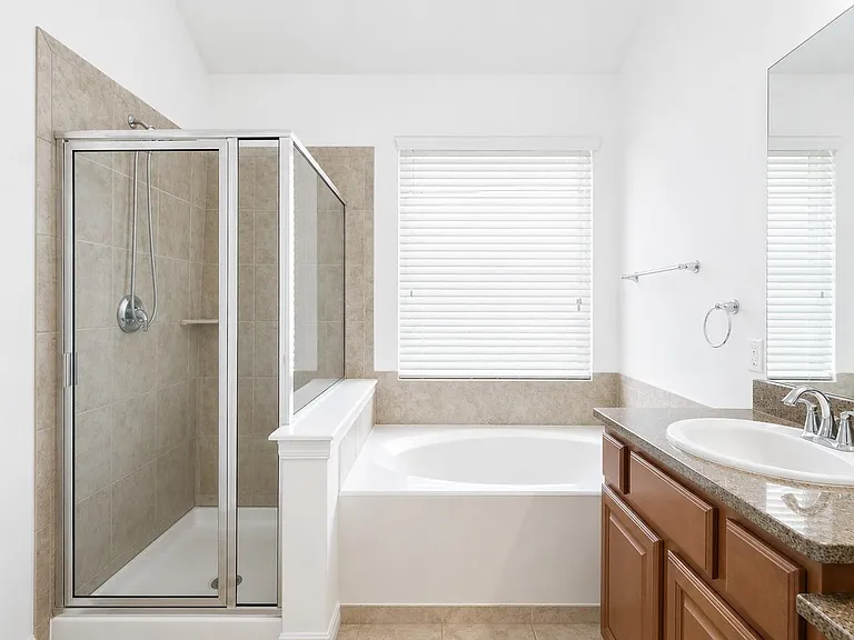 5 Cheswood Manor Dr — Photo 8