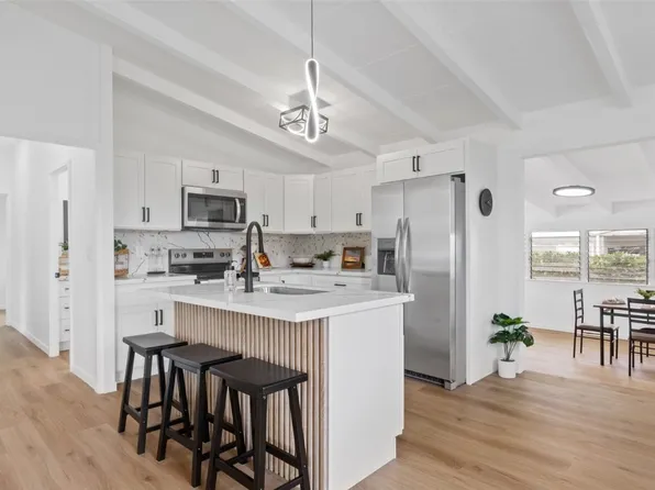 87-1698 Farrington Hwy APT R, Waianae, HI 96792