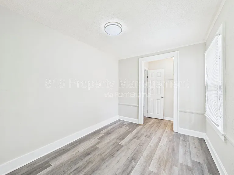 5636 Garfield Ave — Photo 18