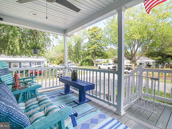 3rd image of 26637 Landing Rd #19