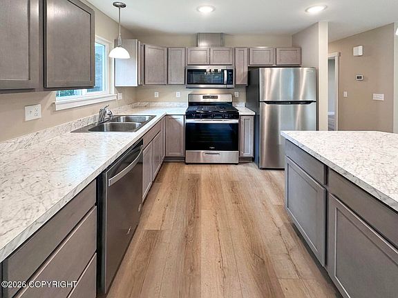 4th image of 2041 Olympic Dr