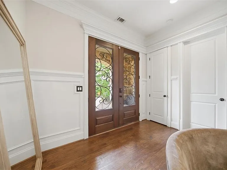 5869 Chickasaw Ln — Photo 5
