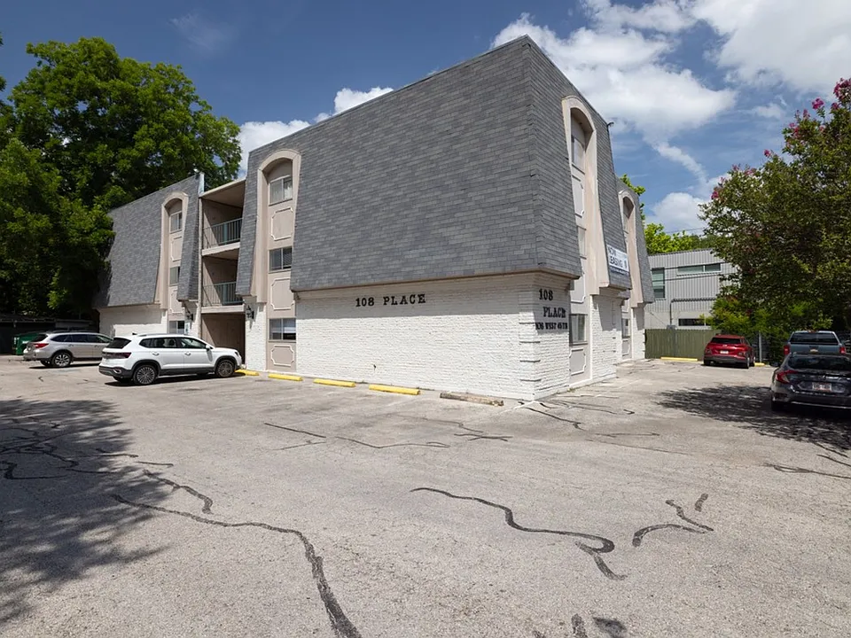 Building Photo 5