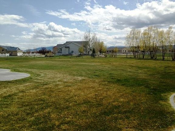 3rd image of 3965 Fawn Meadow Dr