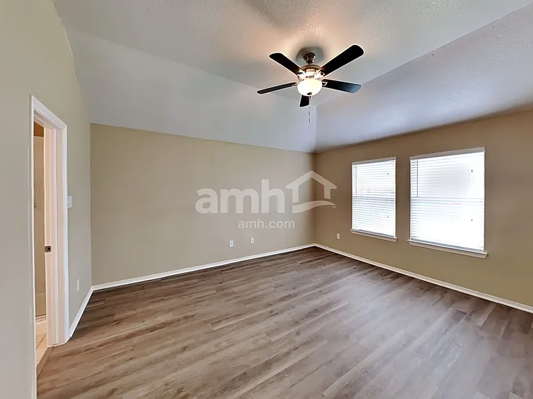 719 Chase View Dr — Photo 9
