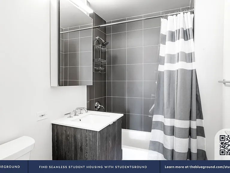 520 W 43rd St #24F — Photo 16