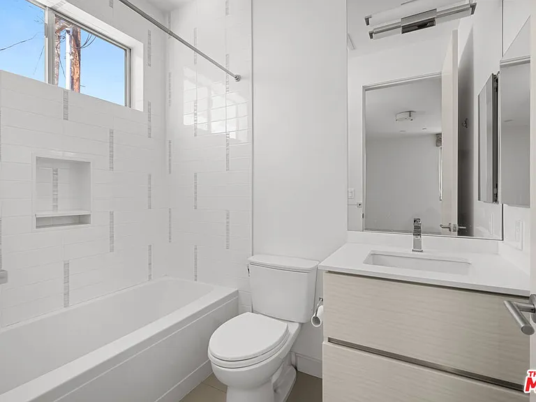 1217 Cabrillo Ave — Photo 38