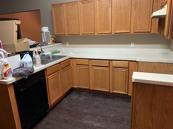 3rd image of 1139 Meadows Dr