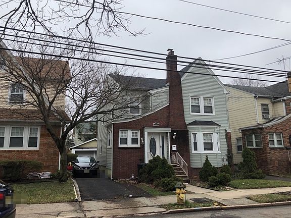3rd image of 42-44 Tuxedo Pkwy