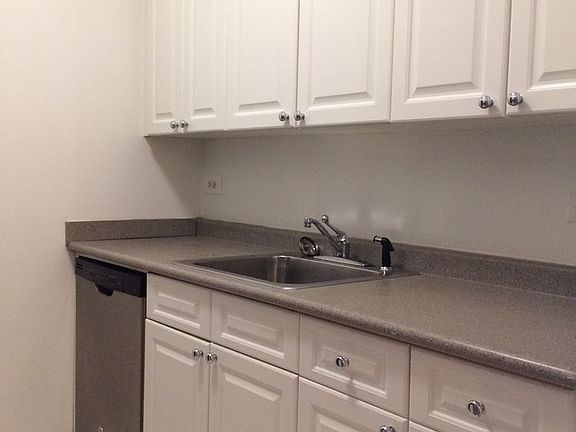 2nd image of 75 West St APT 17D