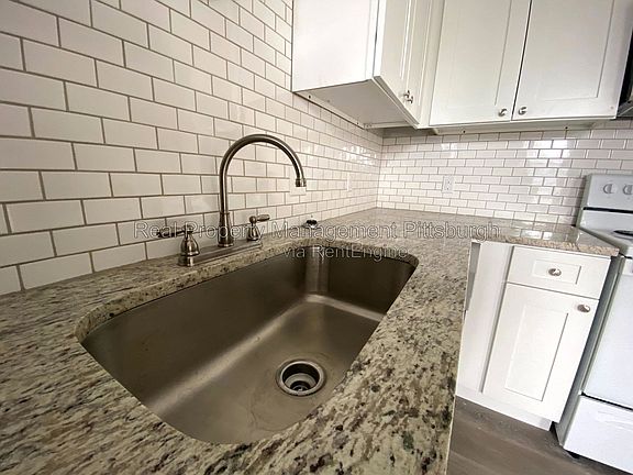 4th image of 2140 Lowrie St Floor 1