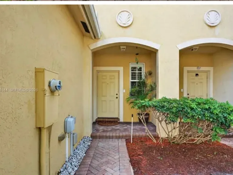 697 NW 21st Ave — Photo 5
