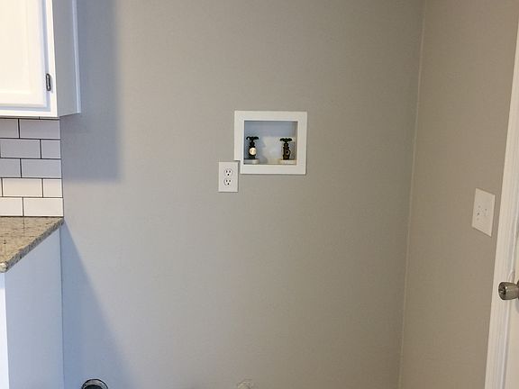 5th image of 1943 Aspen St