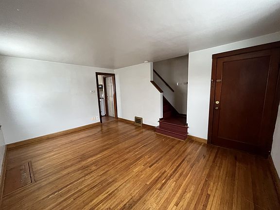 3rd image of 160 Woodward Ave #1