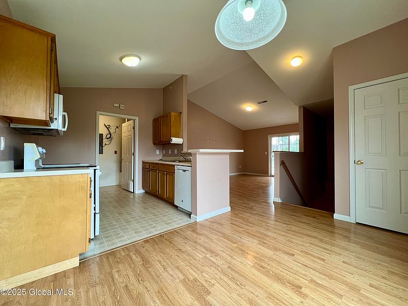 5th image of 607 Cedar Run