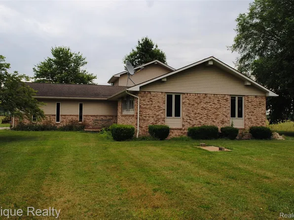 4785 Mayer Rd, China, MI 48054