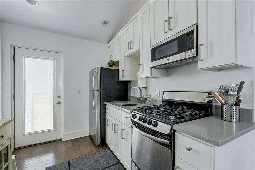 2 bed, 1.0 bath, 575 sqft, $1,495 — Photo 4