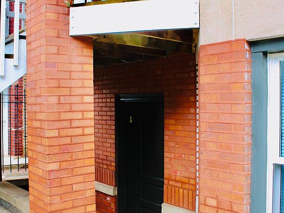 Entrance to garden unit