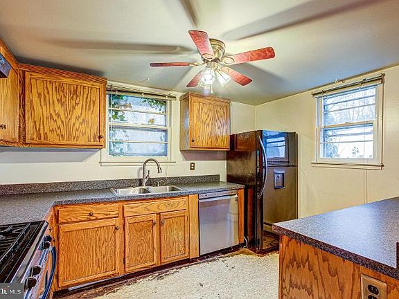 3rd image of 4132 Hoffman Dr