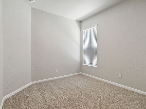 4th image of 391 Nespral Dr