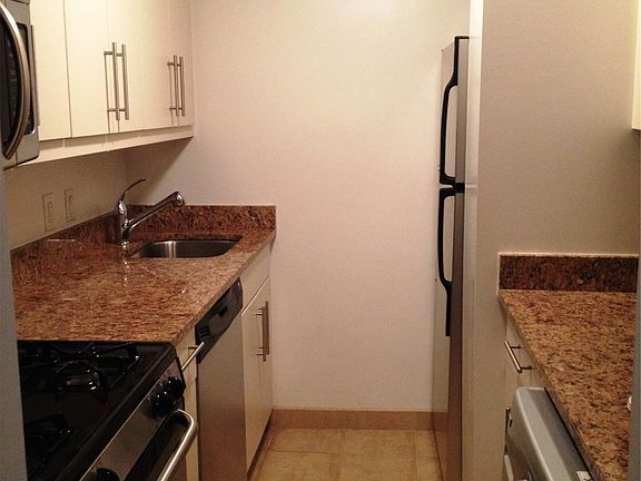 5th image of 225 S 18th St Unit 1414
