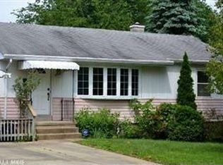 3136 Darwin Dr, Falls Church, VA 22042