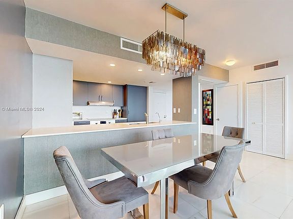 4th image of 1800 N Bayshore Dr APT 2707