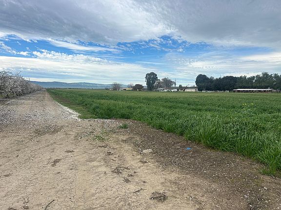 2nd image of 25687 Kasson Rd