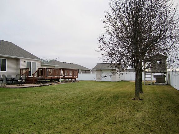 3rd image of 4030 Indianhead Dr