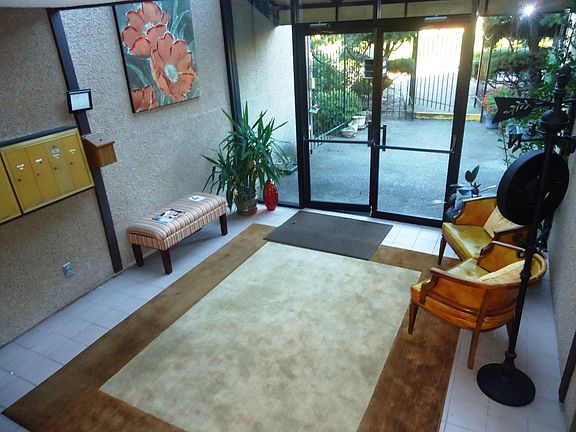 4th image of 813 S 227th Pl APT 4