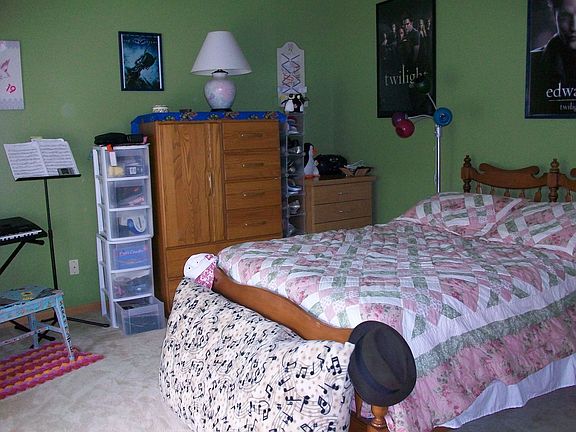 Second bedroom