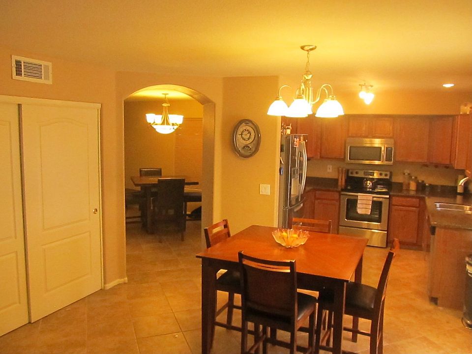 1st image of 981 E Lovegrass Dr